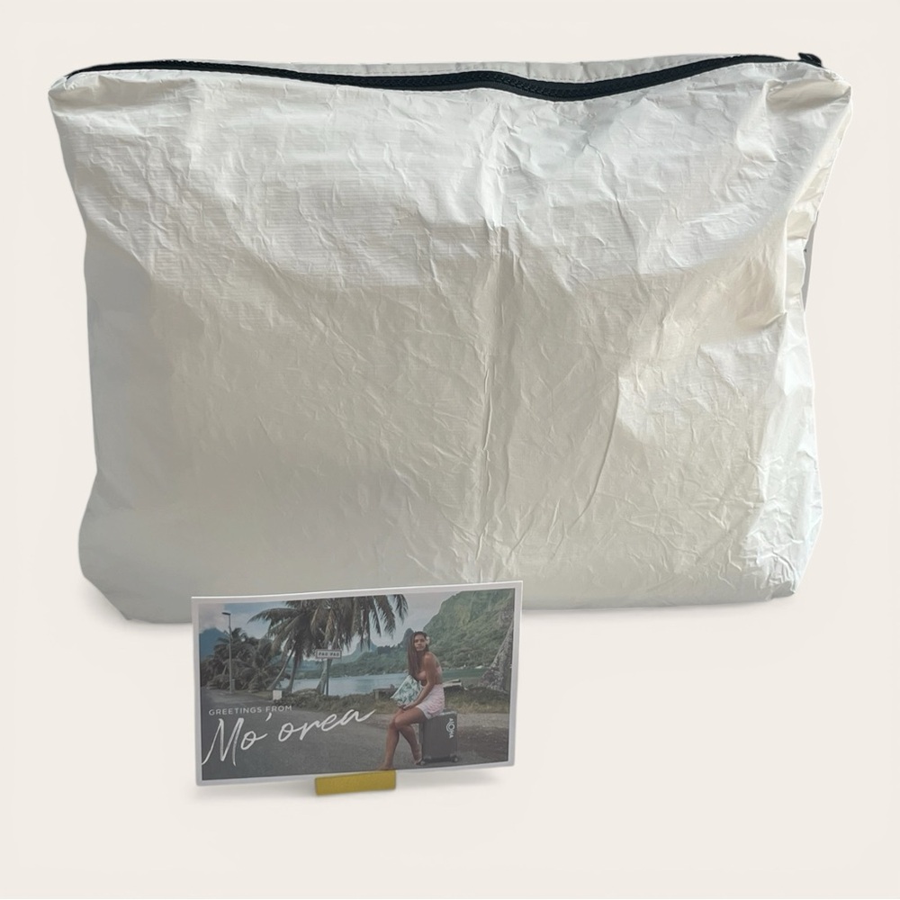 NWT Aloha Collection White Original Max Pouch - Picture 6 of 11